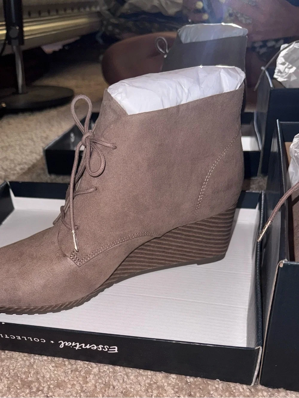 Dr. Scholl's Taupe Suede Lace Up Wedge Ankle Boots - Size 9.5